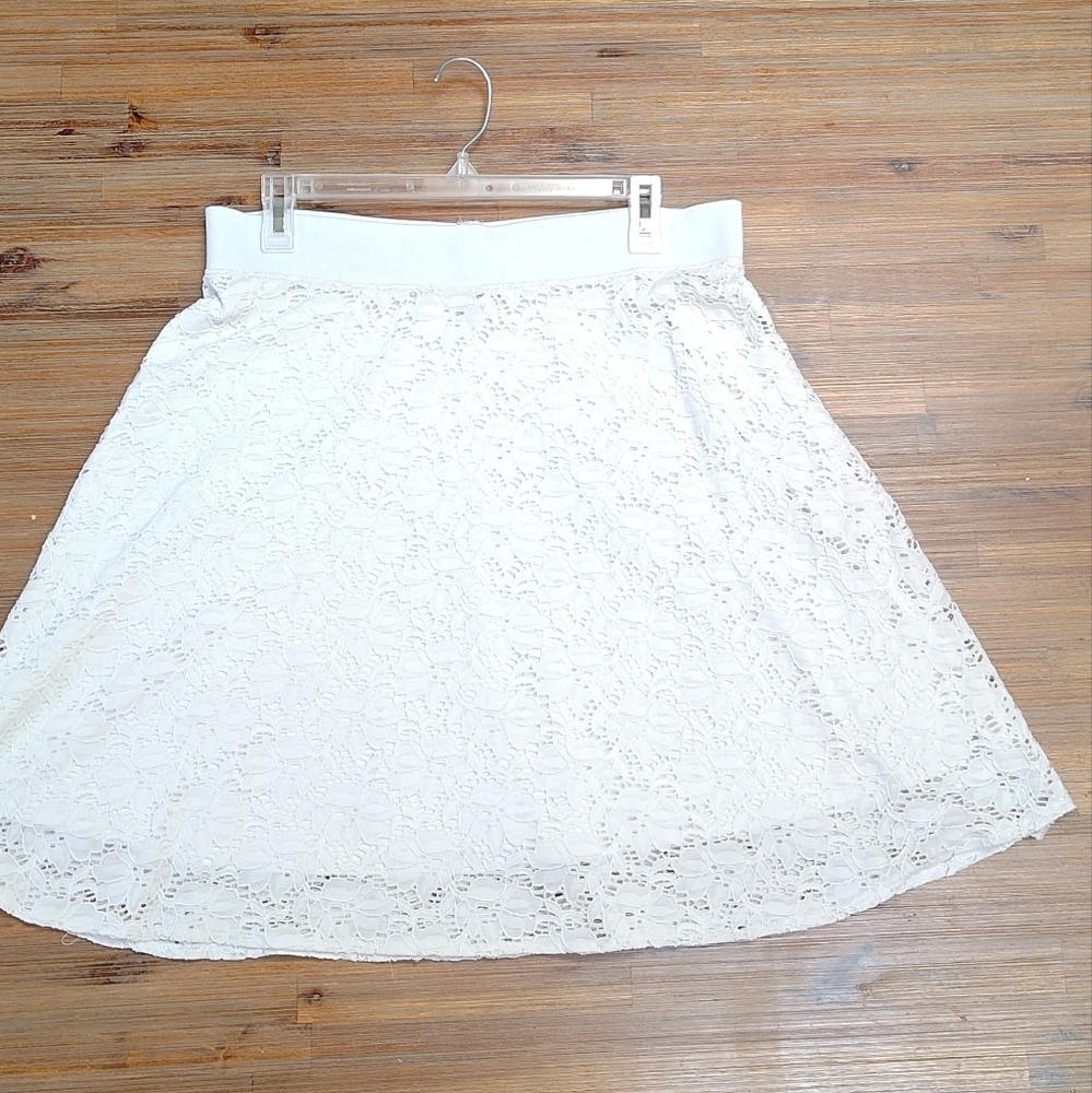 White lace a-line skirt, ps